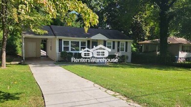 2485 Old Colony Rd in East Point, GA - Building Photo - Building Photo