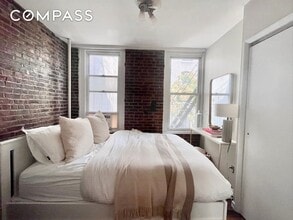57 Spring St, Unit 203 in New York, NY - Building Photo - Building Photo