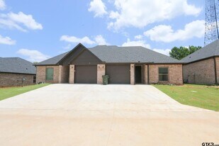 10243 County Rd 135 in Flint, TX - Building Photo