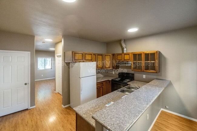 1023 W Knox Ave in Spokane, WA - Building Photo - Building Photo