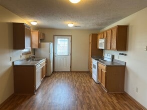 1188-1192 N Northwood Ave in Republic, MO - Building Photo - Building Photo