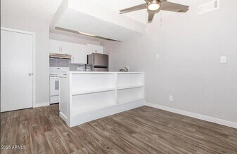 10860 N 85th Ave in Peoria, AZ - Building Photo - Building Photo