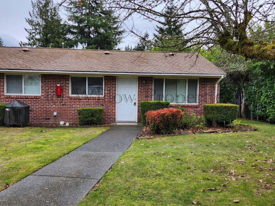 9205 Hipkins Rd SW in Lakewood, WA - Building Photo