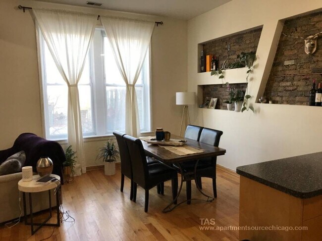 1822 N Campbell Ave-Unit -3N in Chicago, IL - Building Photo - Building Photo