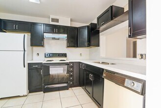 11298 Taft St in Pembroke Pines, FL - Building Photo - Building Photo