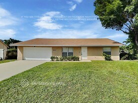 5051 Boa Cir in Greenacres, FL - Building Photo