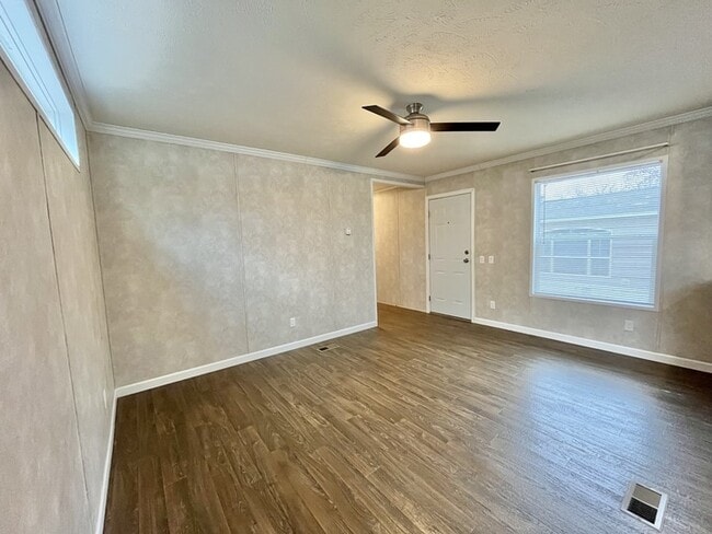 3701 2nd St in Coralville, IA - Foto de edificio - Building Photo