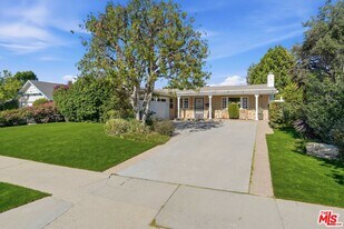 6646 Franrivers Ave in Los Angeles, CA - Building Photo