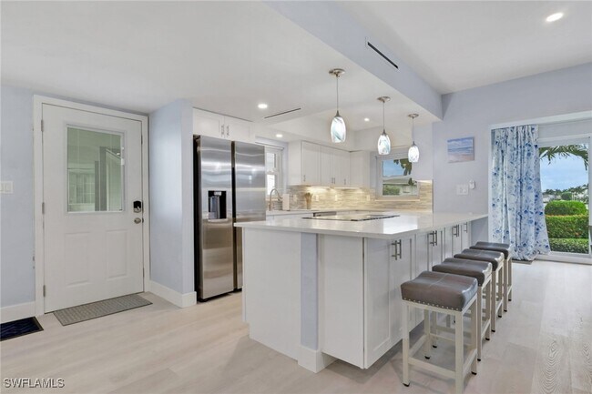 property at 3400 Gulf Shore Blvd N