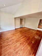 36 Harding Ave in Roslyn Heights, NY - Building Photo - Building Photo