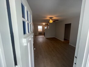 5213 Spruce Ave in West Palm Beach, FL - Building Photo - Building Photo