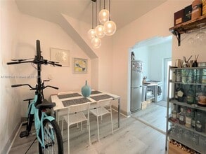 1135 Meridian Ave in Miami Beach, FL - Building Photo - Building Photo
