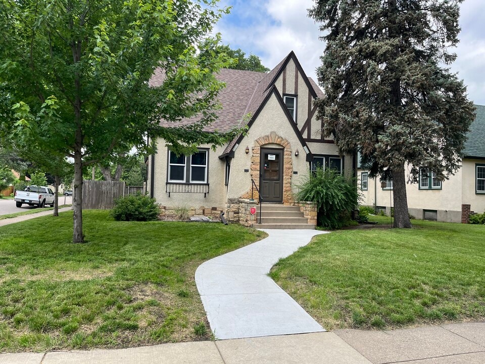4003 Quail Ave N in Robbinsdale, MN - Building Photo