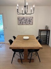 1095 Calle Jazmin in Thousand Oaks, CA - Building Photo - Building Photo