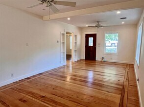 2209 E 18th St in Austin, TX - Building Photo - Building Photo