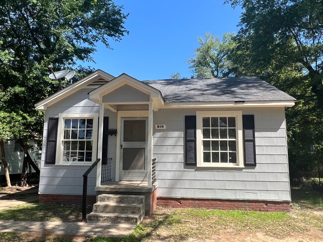 210 E Lister St in Shreveport, LA - Building Photo - Building Photo