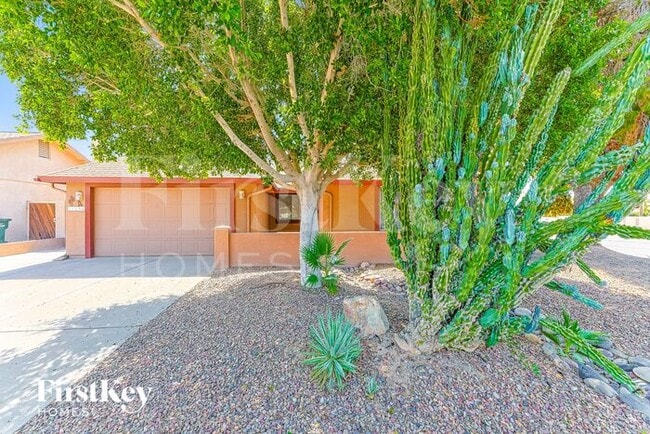 property at 4546 E Arapahoe St