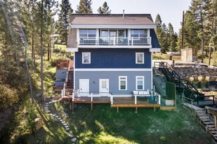 402 N Foys Lake Dr in Kalispell, MT - Building Photo