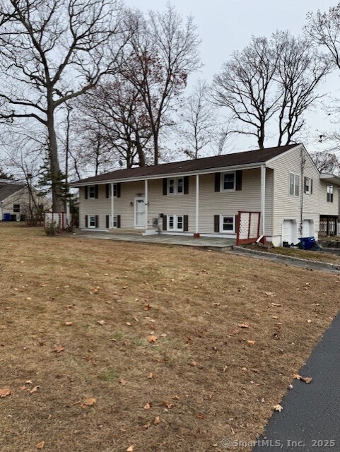 27 Karen Dr in Norwalk, CT - Building Photo