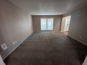 4287 NE 1st St in Gresham, OR - Building Photo - Building Photo