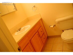 2707 Valmont Rd. Apt 213D, Unit Two Mile Creek 213D in Boulder, CO - Foto de edificio - Building Photo