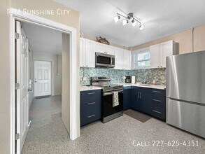 14135 Palm St in Madeira Beach, FL - Building Photo - Building Photo