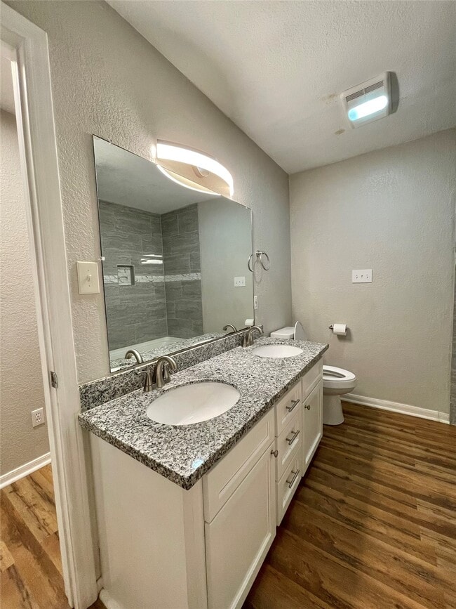 property at 809 Manor Dr