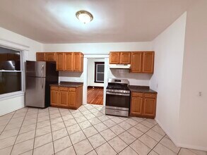 106 Long Hill Ave-Unit -106 in Shelton, CT - Building Photo - Building Photo