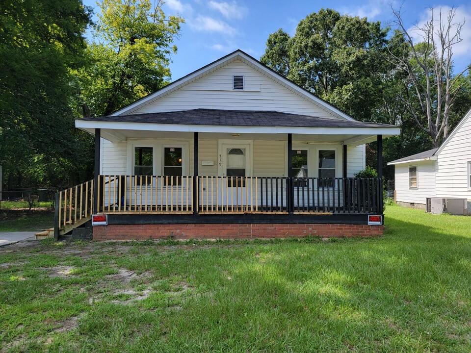 519 Edward St in Fayetteville, NC - Foto de edificio