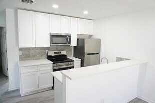 1173 W 28th St in Riviera Beach, FL - Building Photo