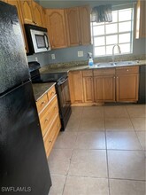 3016 49th St SW in Lehigh Acres, FL - Foto de edificio - Building Photo