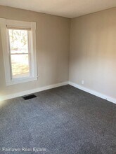 202 W William St in Champaign, IL - Building Photo - Building Photo