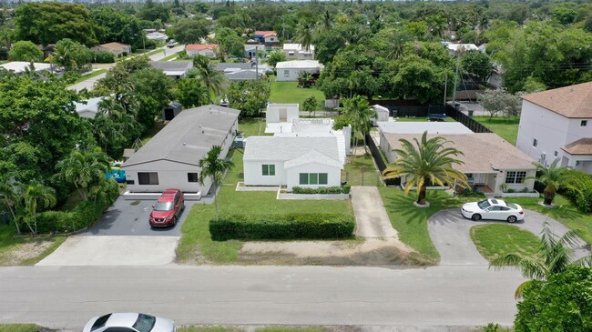 2510 Liberty St in Hollywood, FL - Foto de edificio - Building Photo