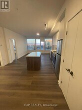 1600 James Naismith Dr in Ottawa, ON - Building Photo - Building Photo