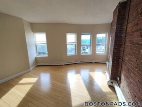 338 Warren St in Boston, MA - Building Photo - Building Photo