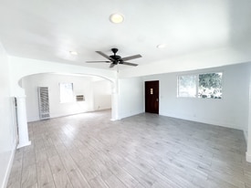 718 S Oakford Dr in East Los Angeles, CA - Building Photo