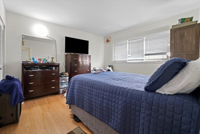 8050 Niles Ave in Skokie, IL - Building Photo - Building Photo