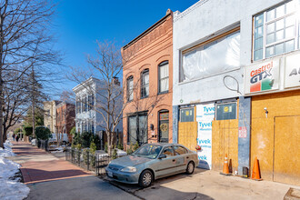 710 E St SE in Washington, DC - Foto de edificio - Building Photo