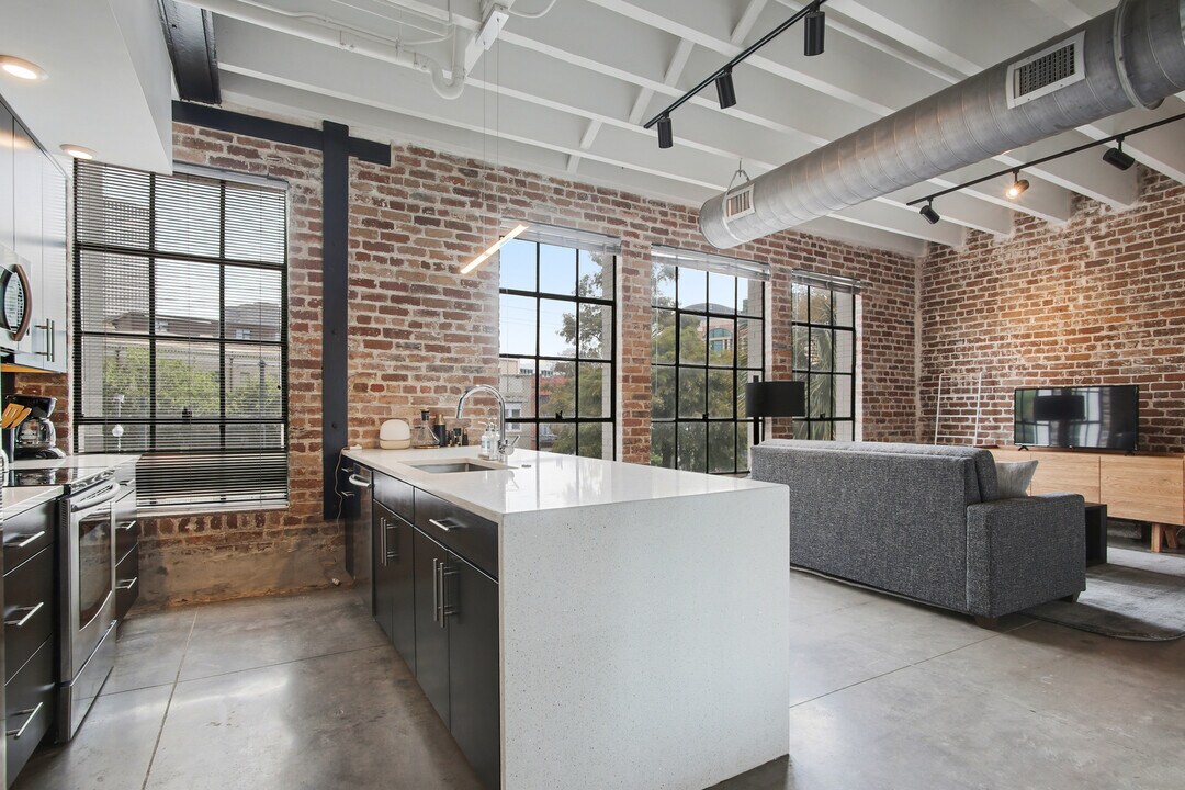 822 Howard Ave in New Orleans, LA - Building Photo
