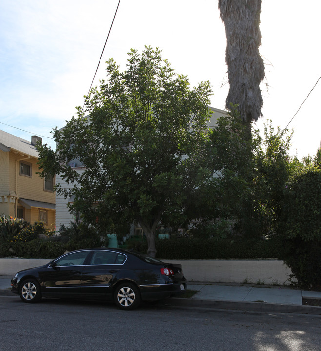 1448 Ridge Way in Los Angeles, CA - Foto de edificio