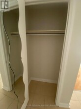 111 Elizabeth St in Toronto, ON - Building Photo - Building Photo