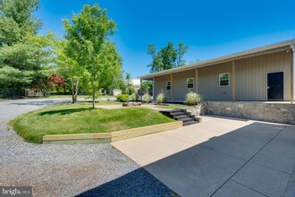 750 S 20th St in Purcellville, VA - Foto de edificio - Building Photo