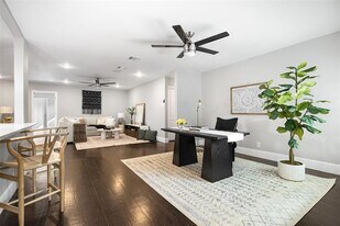 3451 High Bluff Dr in Dallas, TX - Building Photo