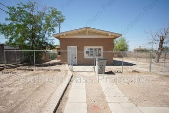 7600 Franklin Dr in El Paso, TX - Building Photo - Building Photo