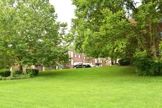 Berkshire Apartments in Cincinnati, OH - Building Photo - Building Photo