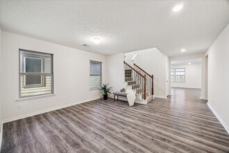 2542 White Bluff Ln in Houston, TX - Building Photo - Building Photo