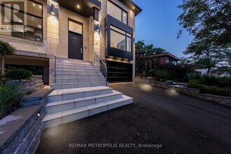 12 Bearwood Dr in Toronto, ON - Building Photo - Building Photo
