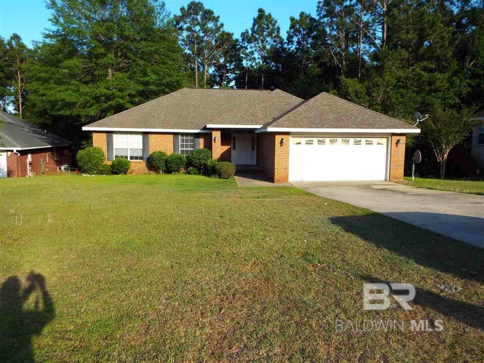 7765 Eagle Creek Dr in Daphne, AL - Building Photo