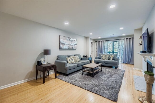 property at 3302 Pine Heights Dr NE