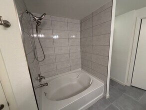 54 Rainey St, Unit 312 in Austin, TX - Building Photo - Building Photo